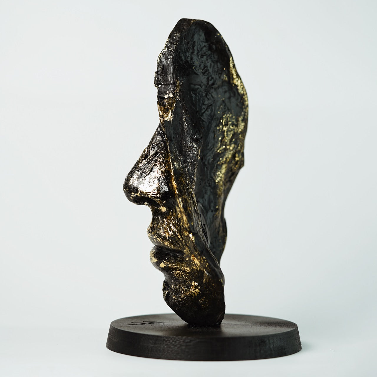 Broken Face Black Gold